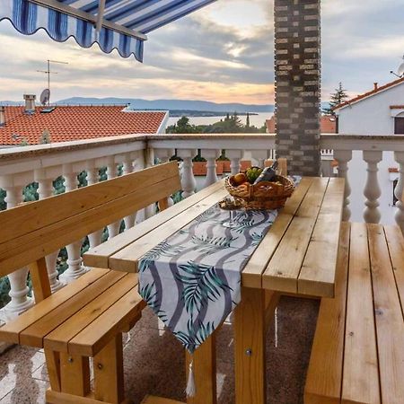Apartman Mauro Malinska Εξωτερικό φωτογραφία